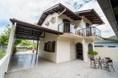 Casa 3 quartos para venda no bairro Morrinhos em Bombinhas Casa 3 quartos para venda no bairro Morrinhos em Bombinhas