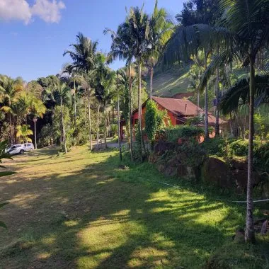 Esse sítio no bairro Limeira, em Brusque/SC, é uma excelente opção. Esse sítio no bairro Limeira, em Brusque/SC, é uma excelente opção.
