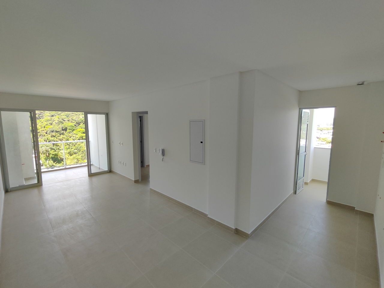 Apartamento à venda com 2 quartos, 62m² - Foto 2