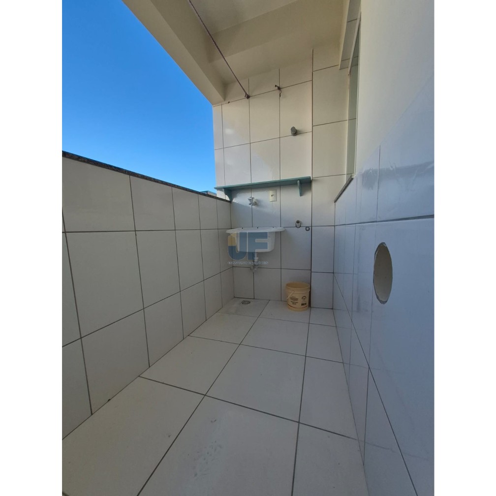 Apartamento para alugar com 2 quartos, 64m² - Foto 2