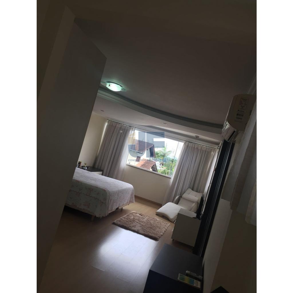 Casa à venda com 4 quartos, 450m² - Foto 18