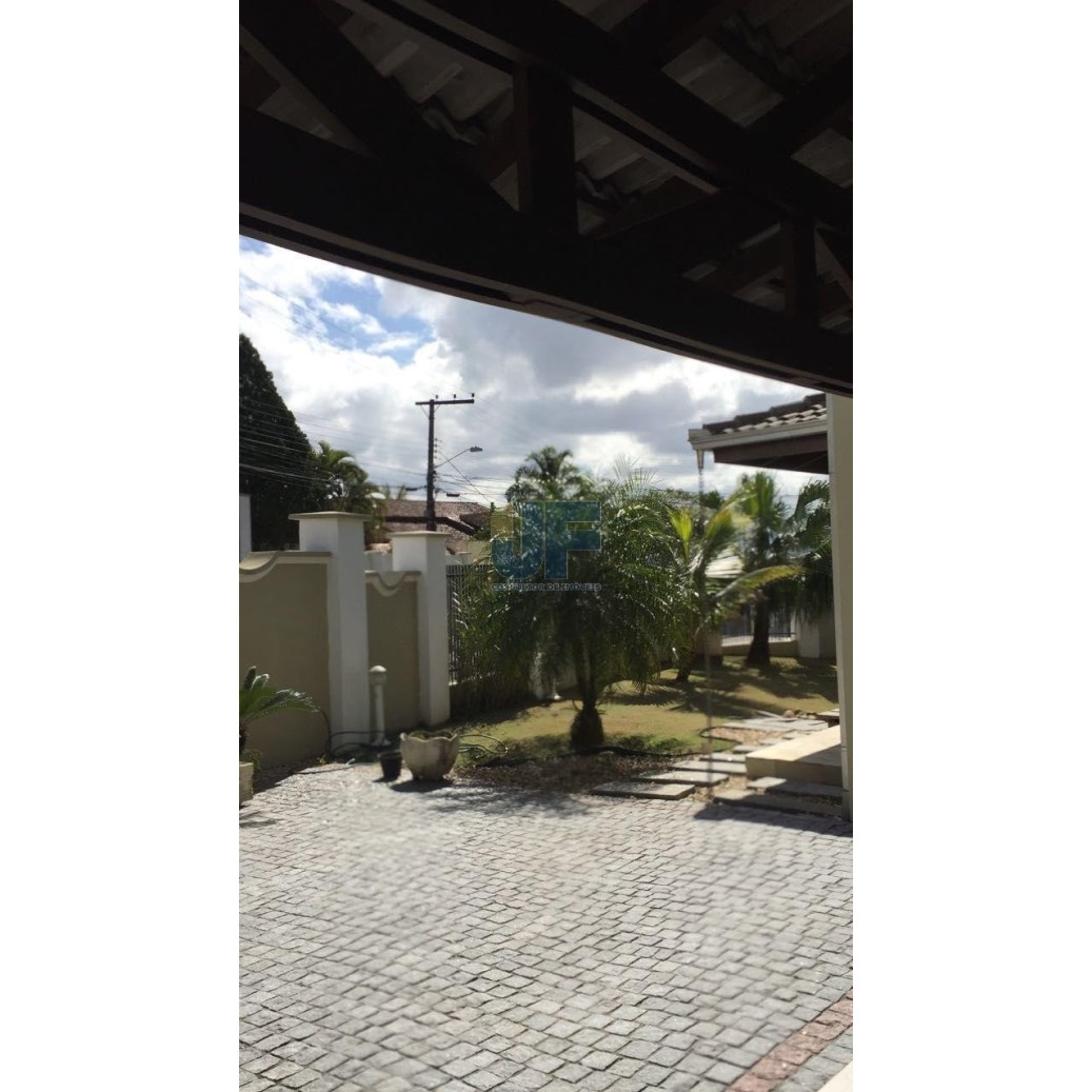 Casa à venda com 4 quartos, 450m² - Foto 2